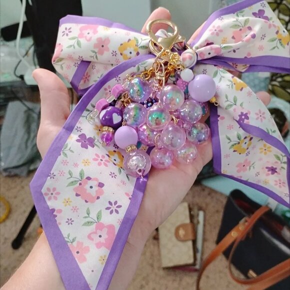 NEW HANDMADE PURPLE SCARF GRAPES BAG CHARM - Picture 1 of 1